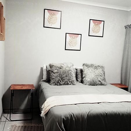 Apartamento Be Our Guest Near Or Tambo International Airport Boksburg Exterior foto