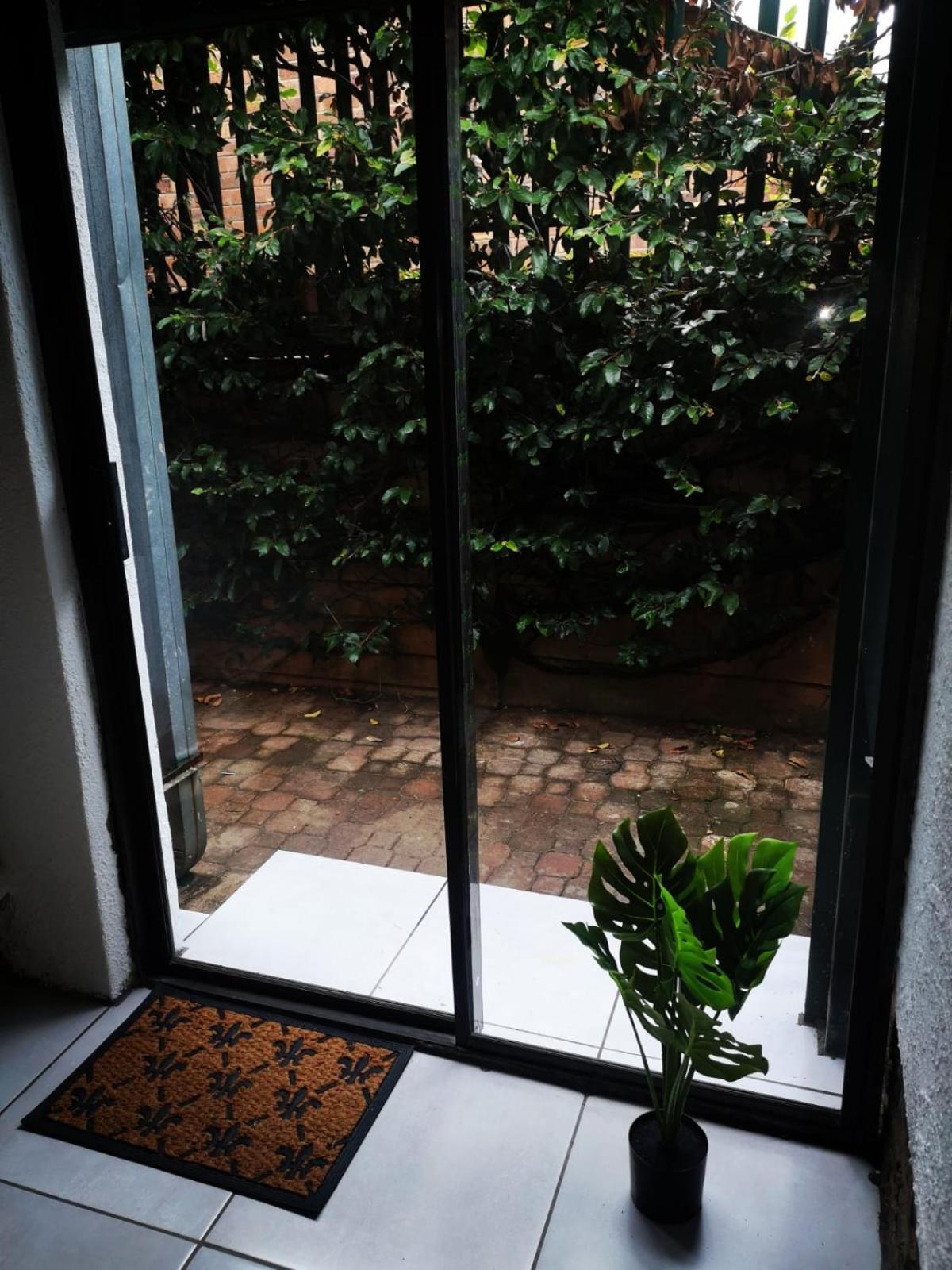 Apartamento Be Our Guest Near Or Tambo International Airport Boksburg Exterior foto